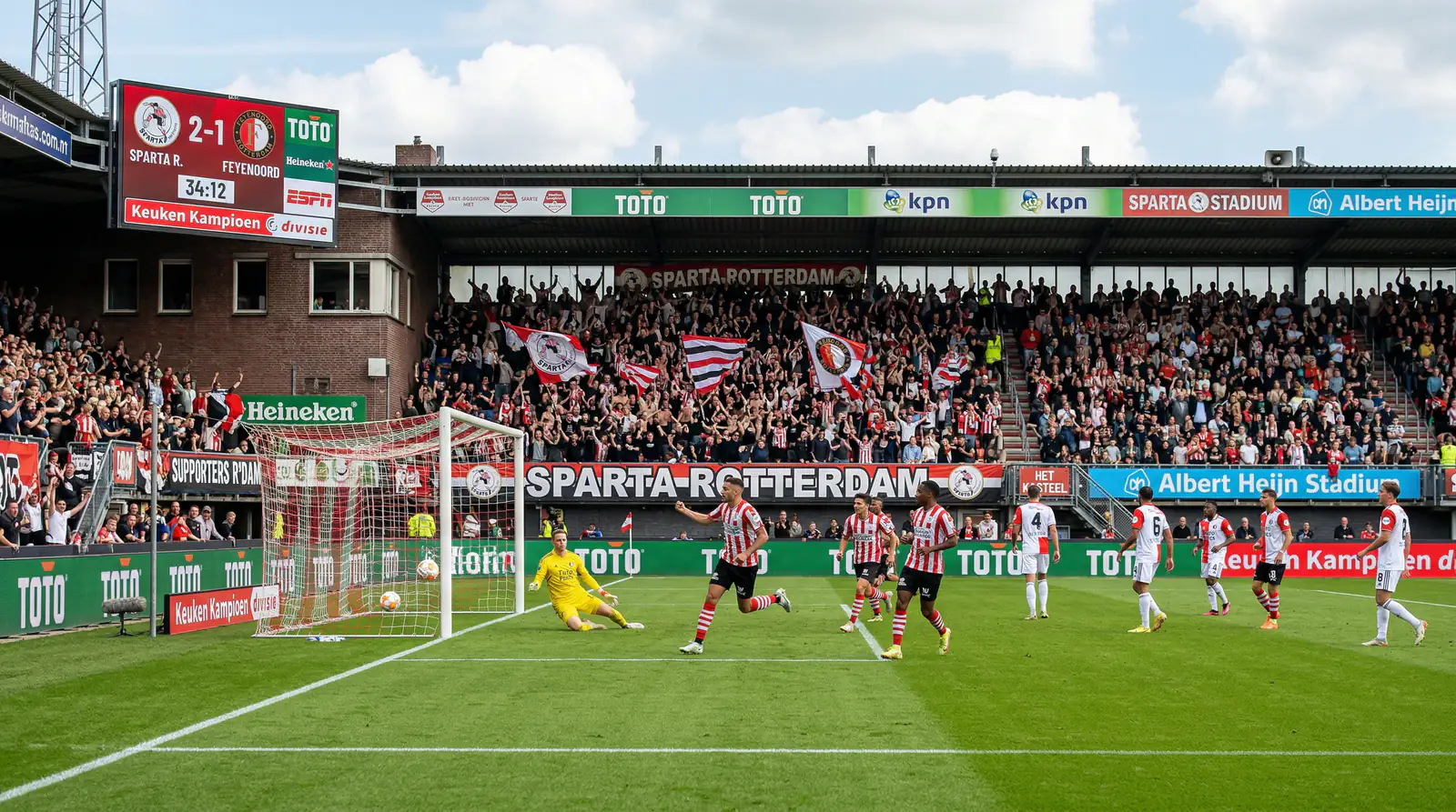 Afbeelding van een voetbalwedstrijd